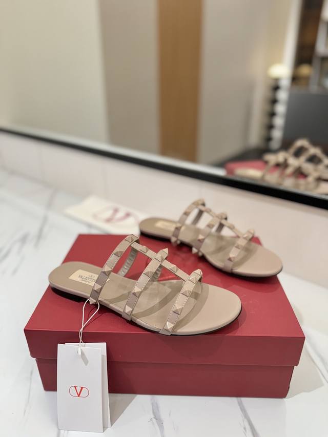 Factory Price: Valentino Valentino Studded Vt Classic Flat Sandals, Top-Tier Rep