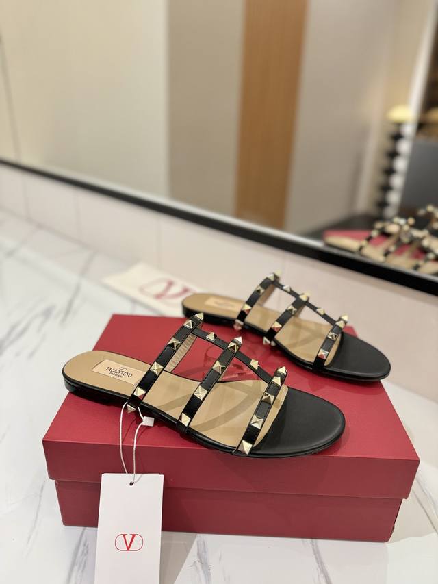 Factory Price: Valentino Valentino Studded Vt Classic Flat Sandals, Top-Tier Rep