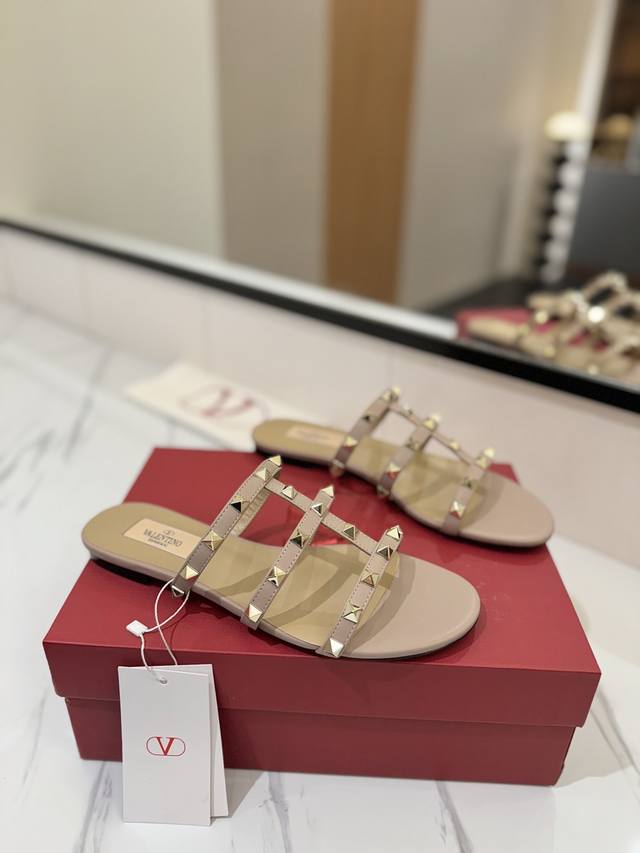 Factory Price: Valentino Valentino Studded Vt Classic Flat Sandals, Top-Tier Rep