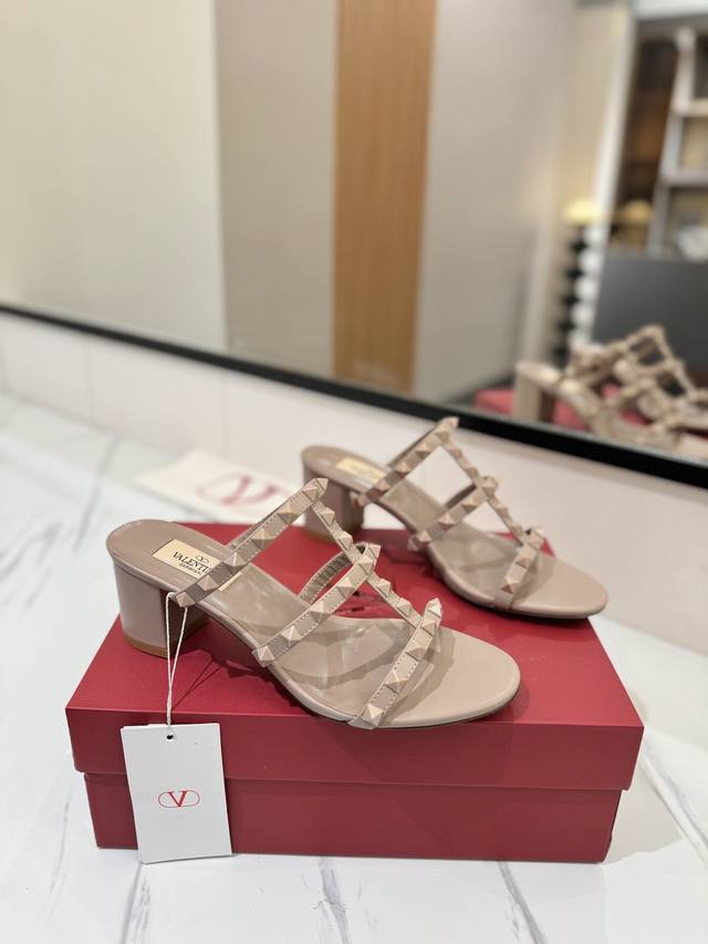 Factory Price: Valentino Valentino Studded Vt Classic 6.0Cm Chunky Heel Sandals,