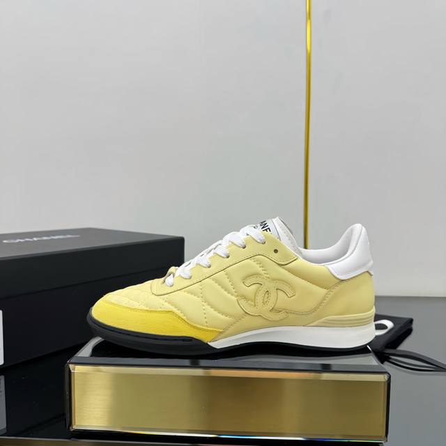 Top-Tier Version Chanel 2025 Premium Casual Sports Shoes This Classic Design Fea