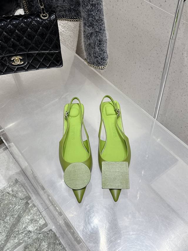 Premium-Grade Jacquemus 25Ss Spring/Summer New Arrival Pointed-Toe Mandarin Buck