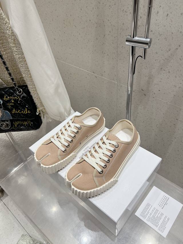 Couple's Set With A Pair Of Toe-Separating Socks Maison Margiela *Maison Margiel