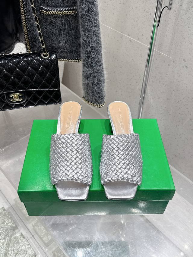 Premium Grade Bottega Veneta 2025 Spring/Summer New Arrival Handwoven Bv Knot Se