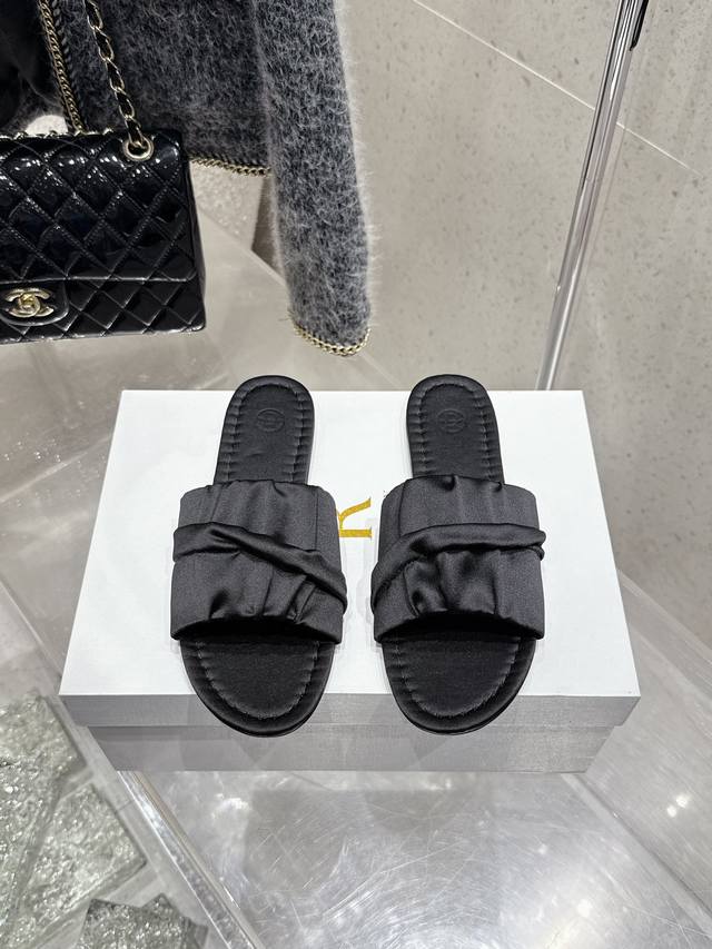 Top-Tier Edition Therow 2025Ss Minimalist Slippers So Minimalist And Trendy! The