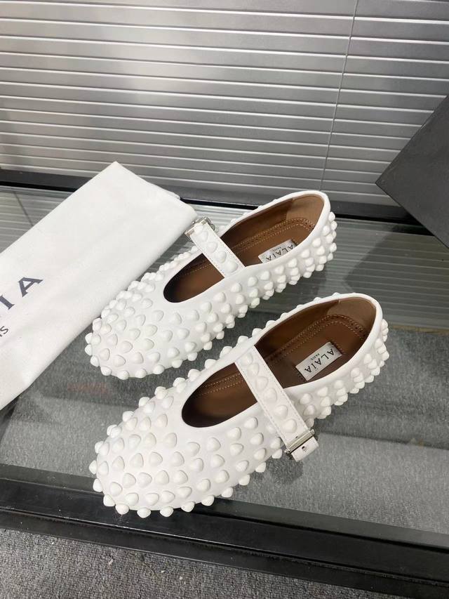 Alaia Runway-Style Flat Ballet Flats! Sweet And Edgy Ballet Style, An Extremely