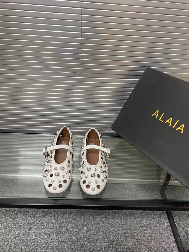 Pearl Edition Alaia Runway-Inspired Flat Ballet Flats! Sweet And Edgy Ballet Sty
