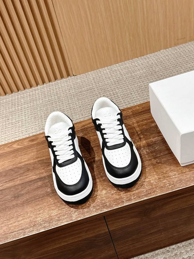 Spring/Summer New Arrival Color-Blocked White Sneakers With Thick Soles For Comf