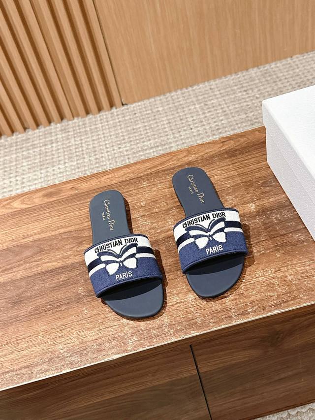 Dior Spring/Summer New Upgrade Embroidered Flip-Flops, These Flip-Flops Are Trul