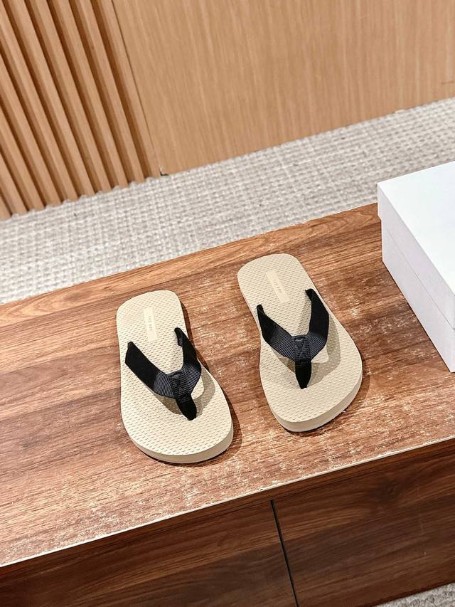 Guangdong-Made Thin Sole # # Thong Sandals With A Barefoot Feel, Making Every St