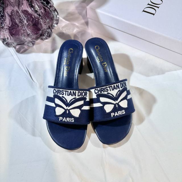 Manufacturer: Dior Spring/Summer New Arrival 3D Butterfly Chunky Heel Flip-Flops