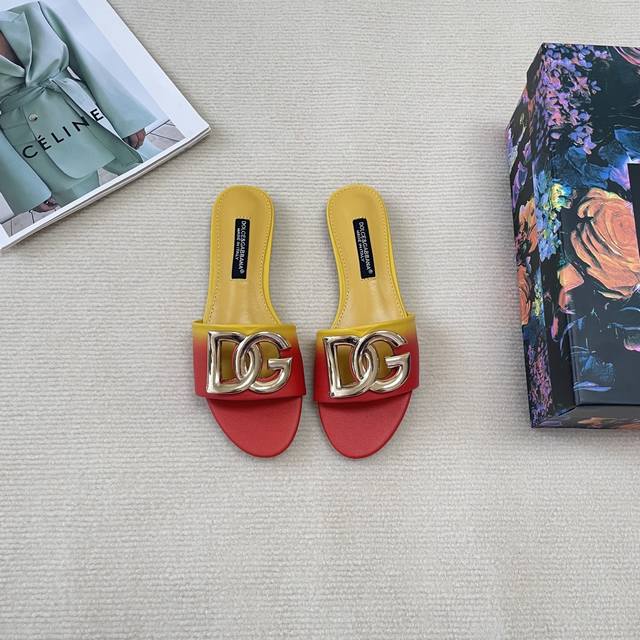 Factory: Dolce & Gabbana D&G 2025 Top-Tier Store Early Spring Limited Edition Of
