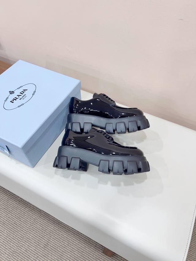 Factory-Direct: Prada New Black Open-Toe Pearl-Embellished Calfskin + Leather-Li