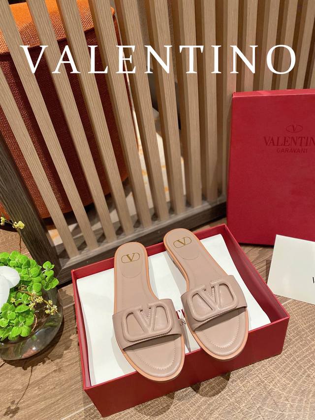 Orange Factory Price P Valentino Spring/Summer New Arrival Metal V-Buckle Flat S
