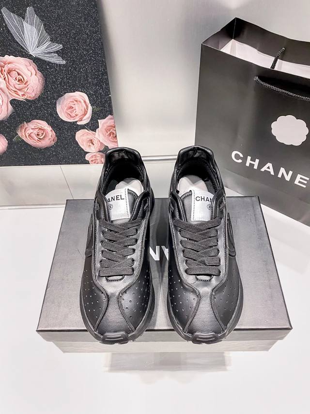 Factory: Chanel A25 Cc Calfskin Trainers Sneaker Low-Top Double C Series Tennis-