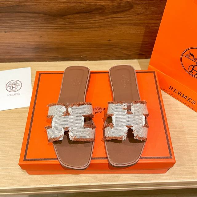 Factory: Hermes Summer Classic Fringe H-Strap Flat Sandals, Travel And Vacation