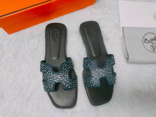 Factory: Hermes Summer Classic Flat H-Strap Flip-Flops With Rhinestones Travel A