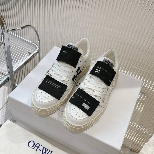 Off-White 2025 Early Spring New Arrival, Off-White Is A Popular Fashion Trend In