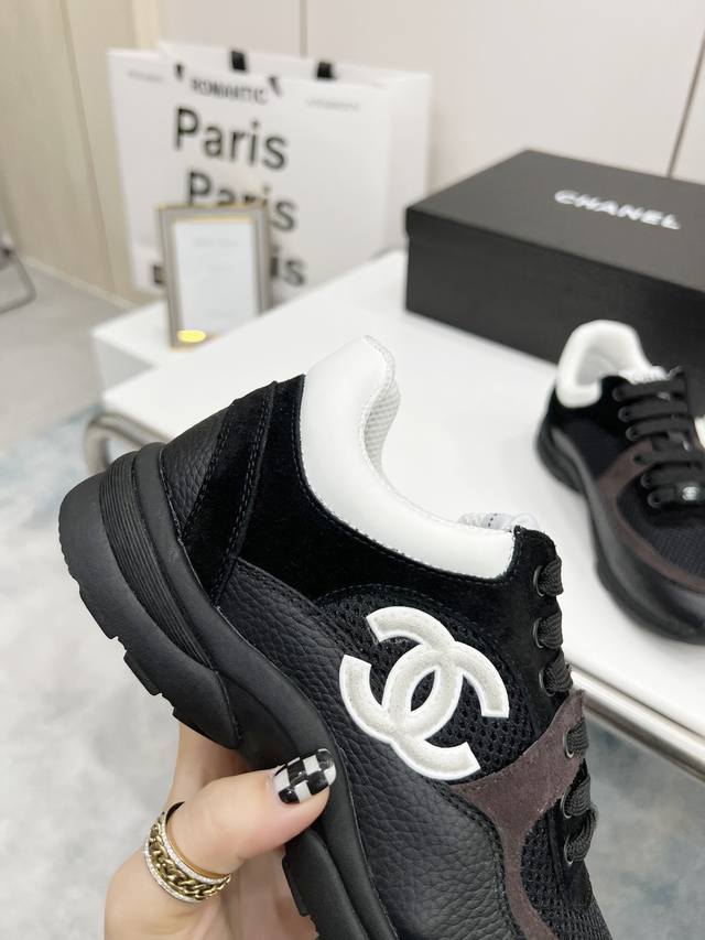 Chanel-Style New Color Casual Sneakers, Paris Fashion Week Chanel Runway Model,