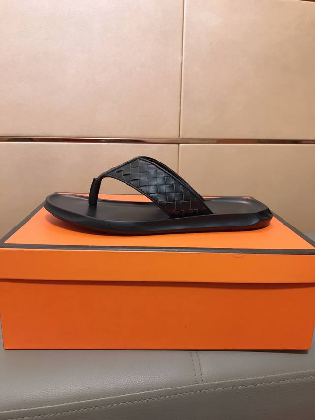 Factory Price Fendi Men's New Casual Sandals, Classic Design, High-Quality Craft