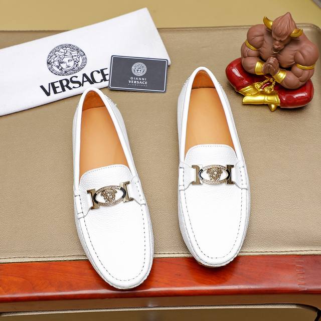 Factory Price Versace Men's New Bean-Shaped Shoes Now Available, Authentic Quali