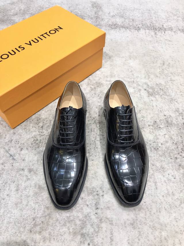 Louis Vuitton Lv Men's Classic Oxford Shoes Men's Business Formal Premium Leathe