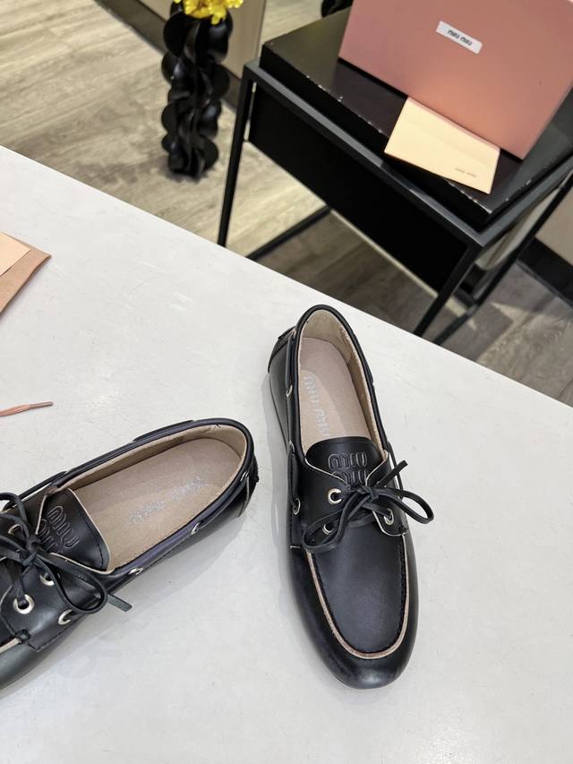 Miumiu Women's. Size: Women's 35-40. 2025 Early Spring Runway New Arrival Distre