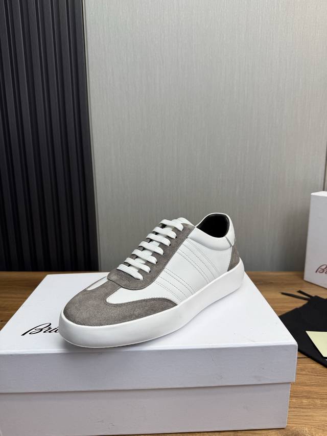 Factory Price Brownie. Men's Fashionable Simple Casual Sneakers This Fashionable