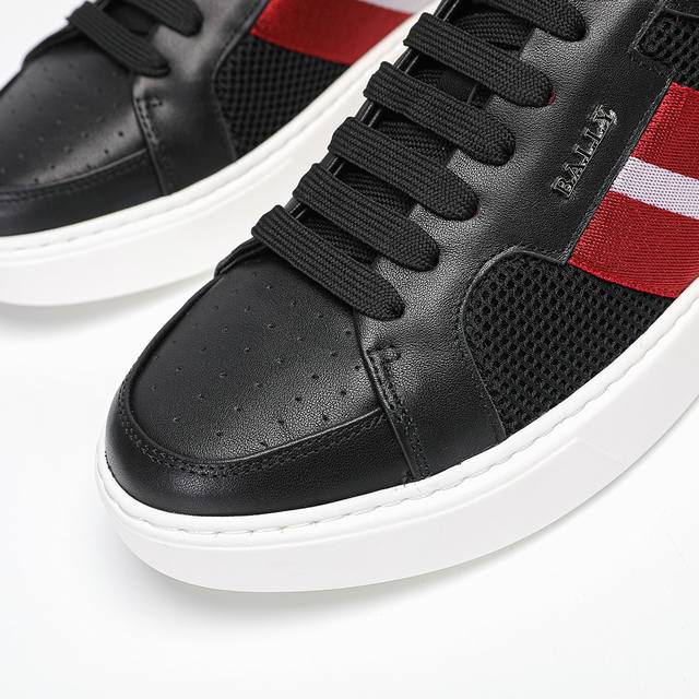 B-Brand Classic Style Now Available, Imported Cowhide Paired With Breathable Mat