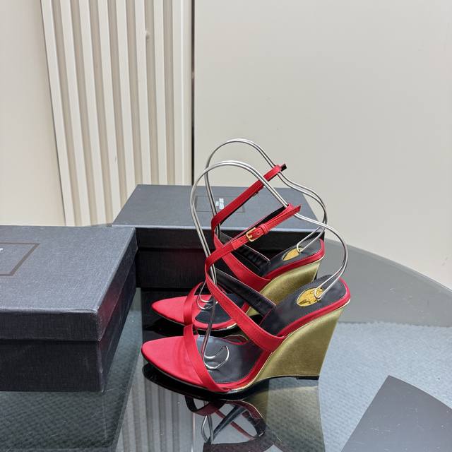 Sain*Laurent2025 New Spring/Summer Collection Wedge Sandals!How Can You Go Witho