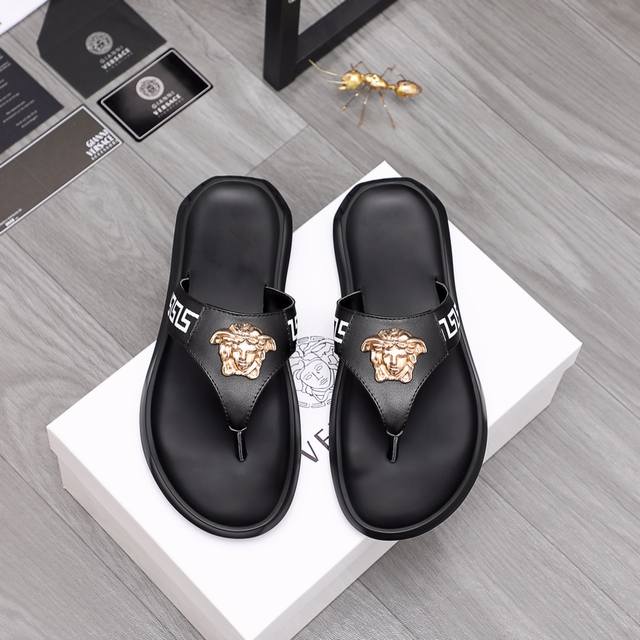 Product Trademark: Versace Vanessa Handbag Standard Sizes: 38-44 Product Materia