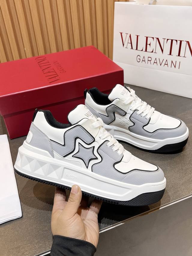 Valentino Couple's Casual Sports Shoe Series Valentino New Couple's Sports Shoes