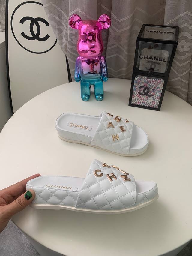 2025 Flat One-Strap Sandals Exclusive Latest Bestseller Must-Have Item! So Shiny