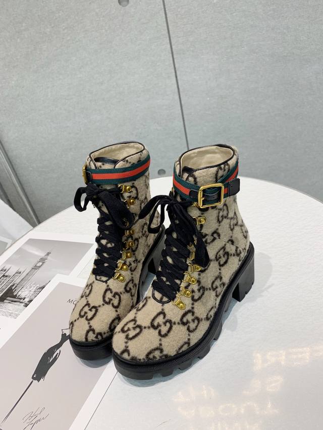 Factory Price: Women's Shoes, Sports Original New Version Gucci Boots, Hot-Selli