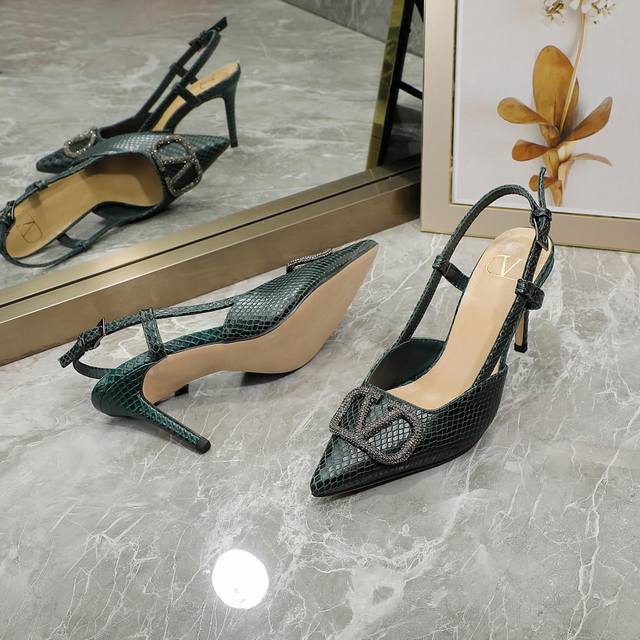 Factory Price Women's Shoes Sports Original Order Valentino Snake-Print Leather