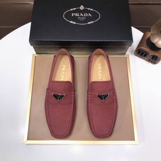 Factory Price Prada Bean-Shaped Shoes, Prada Water-Dyed Cowhide Lining, New Arri
