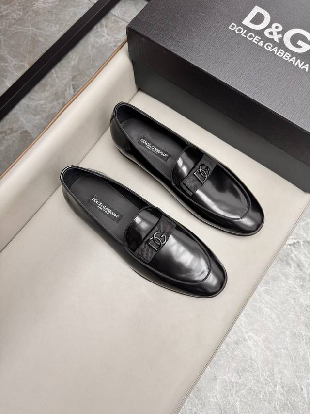Dolce & Gabbana Mino Small Leather Shoes, Imported Split-Grain Calf Leather Uppe