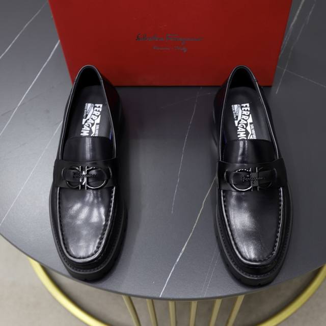 Factory Price Brand: Ferragamo Size: 38-44 45 Customizable Grade: Classic Store