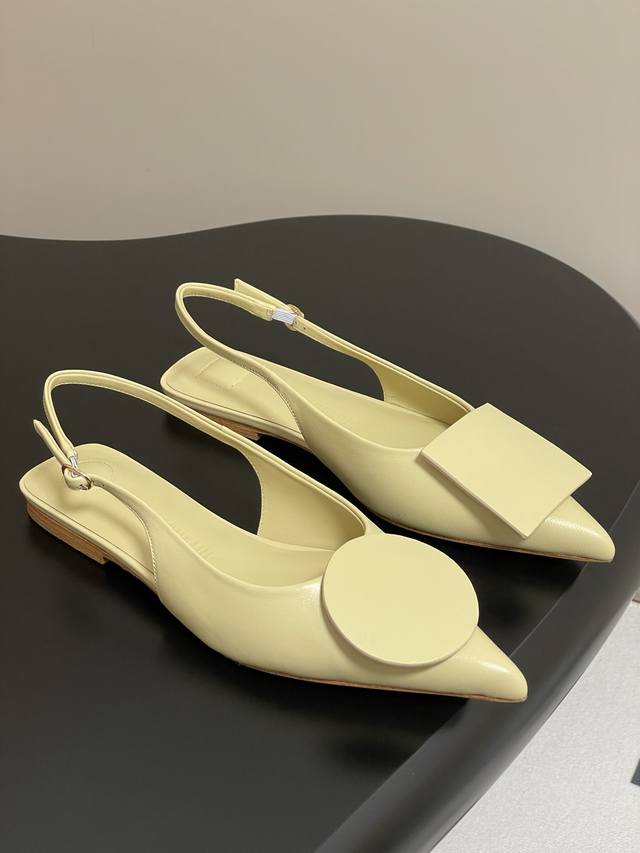 Niche Fashion Brand Jacquemus 25Ss Spring/Summer New Arrival Pointed-Toe Mandari