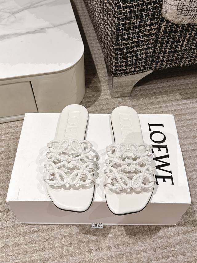 Loewe 25 Spring/Summer New Arrival Petal Anagram Open-Toe Sandals Crazy For The