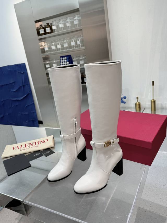 Official Website Valentino's Latest Knight Boot Series From The Top-Tier Show Co