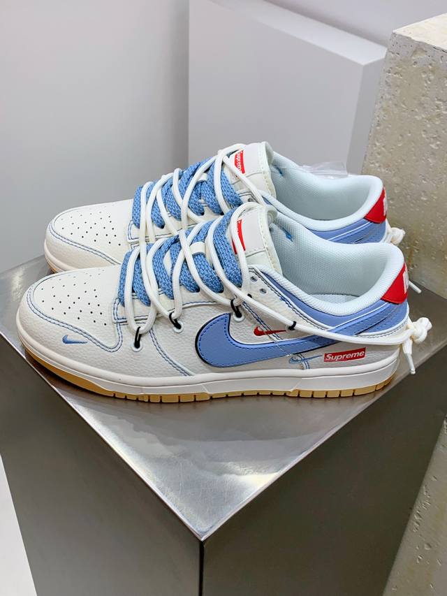 Z#Nike Sb Dunk Low X Supreme White, Blue, Red Three Small Hooks With Star Patter