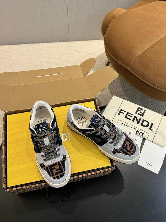 Top-Tier Version Couple's Edition, Premium Airplane Box Packaging. Fendi Fendi B