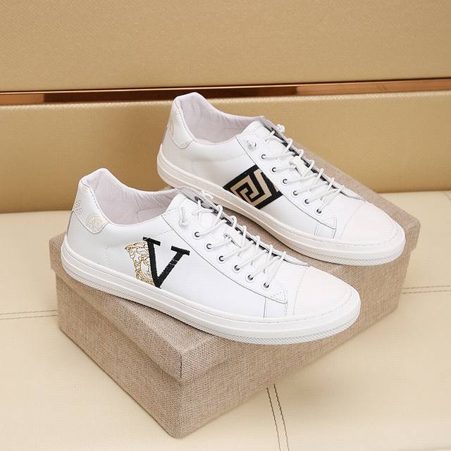 Special Price Versace White 40 3 41 2 42 4 43 4 44 1