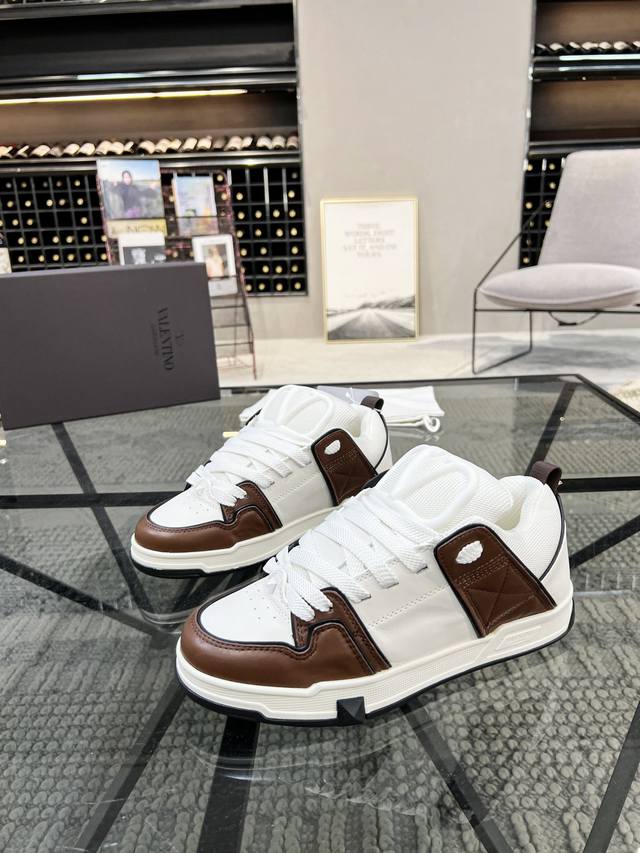 Valntin* Calf Leather And Fabric Sneakers. Padded Fabric Tongue, Vlogo Signature