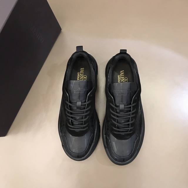 V Top-Tier Authentic Replica Of The Latest Valentino Sneakers, Meticulously Craf