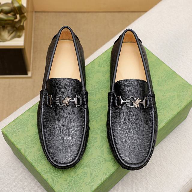 Factory Price, High Quality, Latest Men's Bean-Shaped Shoes, Official Website Re