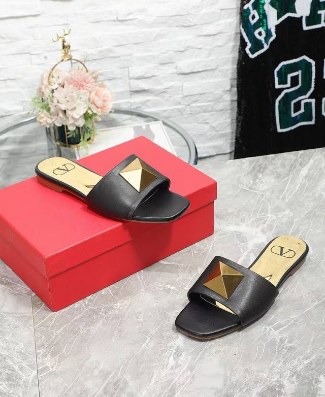 Neue Hausschuhe Von Valentino. Material: Weiches Rindsleder, Innenfutter Aus Sch