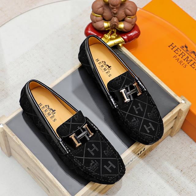 Fabrikpreis Hermes Hermes-Verkaufsregal-Modell, Klassische Slipper, 1:1-Form, Or