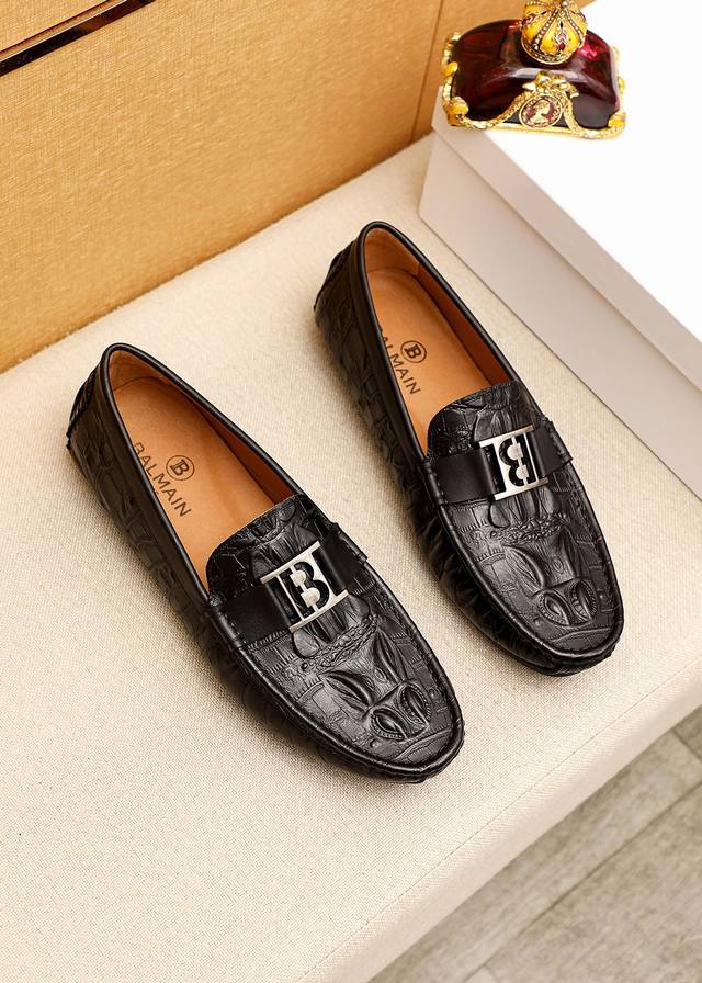 Marke: Balmain Slipper Standardgr En: 38-44 45.46 Ma Anfertigung Material: Oberm